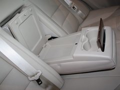 2011款 2.0L 自动 尊贵型
