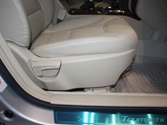 2011款 2.0L 自动 尊贵型
