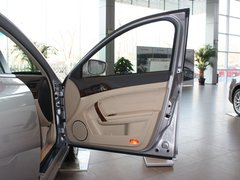 2011款 2.0L 自动 尊贵型