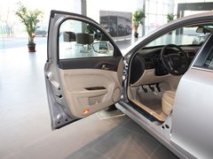 2011款 2.0L 自动 尊贵型