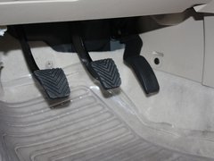 2011款 2.0L 自动 尊贵型