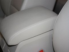 2011款 2.0L 自动 尊贵型