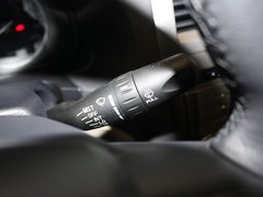 2011款 2.0L 自动 尊贵型