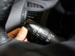 2011款 2.0L 自动 尊贵型