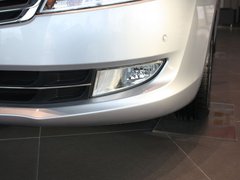 2011款 2.0L 自动 尊贵型