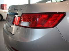 2011款 2.0L 自动 尊贵型