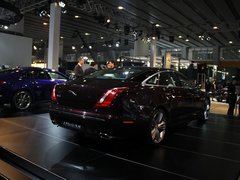 2012款 2.0T 自动 3门耀致版 4座