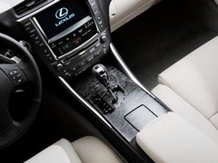 2011款 250 2.5 自动 精英版