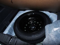 2010款 2.0L 自动 三厢尊贵型
