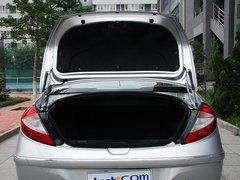 2010款 2.0L 自动 三厢尊贵型