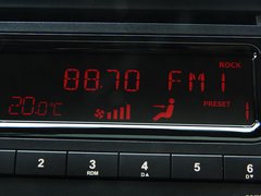2010款 2.0L 自动 三厢尊贵型