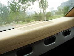 2010款 2.0L 自动 三厢尊贵型