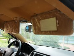 2010款 2.0L 自动 三厢尊贵型
