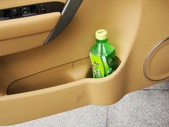 2010款 2.0L 自动 三厢尊贵型