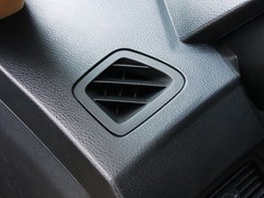 2010款 2.0L 自动 三厢尊贵型
