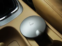 2010款 2.0L 自动 三厢尊贵型