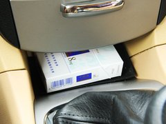2010款 2.0L 自动 三厢尊贵型