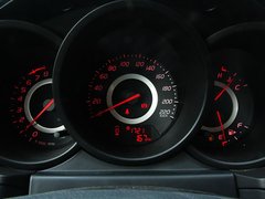 2010款 2.0L 自动 三厢尊贵型