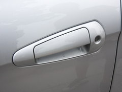 2010款 2.0L 自动 三厢尊贵型