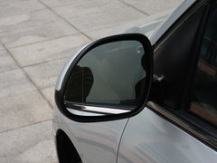 2010款 2.0L 自动 三厢尊贵型