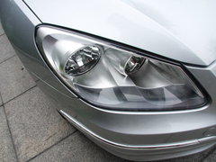 2010款 2.0L 自动 三厢尊贵型
