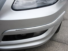 2010款 2.0L 自动 三厢尊贵型