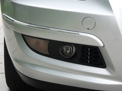 2010款 2.0L 自动 三厢尊贵型
