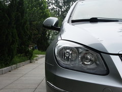 2010款 2.0L 自动 三厢尊贵型