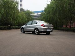 2010款 2.0L 自动 三厢尊贵型