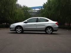 2010款 2.0L 自动 三厢尊贵型