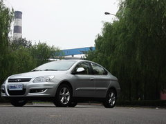 2010款 2.0L 自动 三厢尊贵型