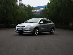 2010款 2.0L 自动 三厢尊贵型