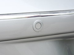2010款 2.0L 自动 三厢尊贵型