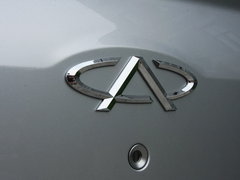 2010款 2.0L 自动 三厢尊贵型