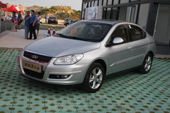 2010款 2.0L 自动 三厢尊贵型