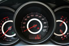 2010款 2.0L 自动 三厢尊贵型