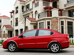 2010款 2.0L 自动 三厢尊贵型