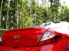 2010款 2.0L 自动 三厢尊贵型
