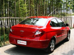 2010款 2.0L 自动 三厢尊贵型