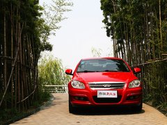 2010款 2.0L 自动 三厢尊贵型