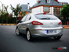 2010款 2.0L 自动 三厢尊贵型