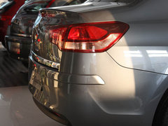 2011款 三厢 1.6L 自动 舒适型