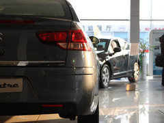 2011款 三厢 1.6L 自动 舒适型