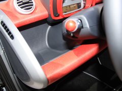 2011款 1.0L AMT 硬顶标准版