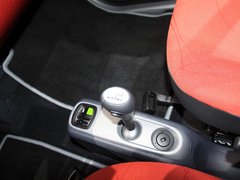 2011款 1.0L AMT 硬顶标准版