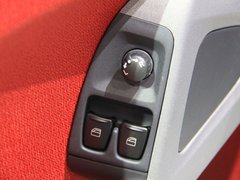 2011款 1.0L AMT 硬顶标准版