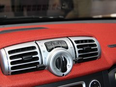 2011款 1.0L AMT 硬顶标准版