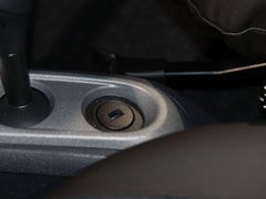 2011款 1.0L AMT 硬顶标准版