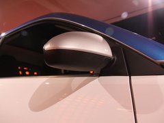 2011款 1.0L AMT 硬顶标准版