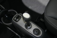 2011款 1.0L AMT 硬顶标准版